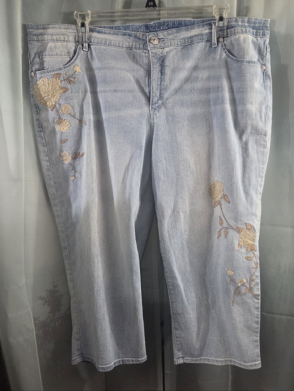 Gloria Vanderbilt Light Wash Blue Wide Leg Jeans with Beige Floral Embroidery